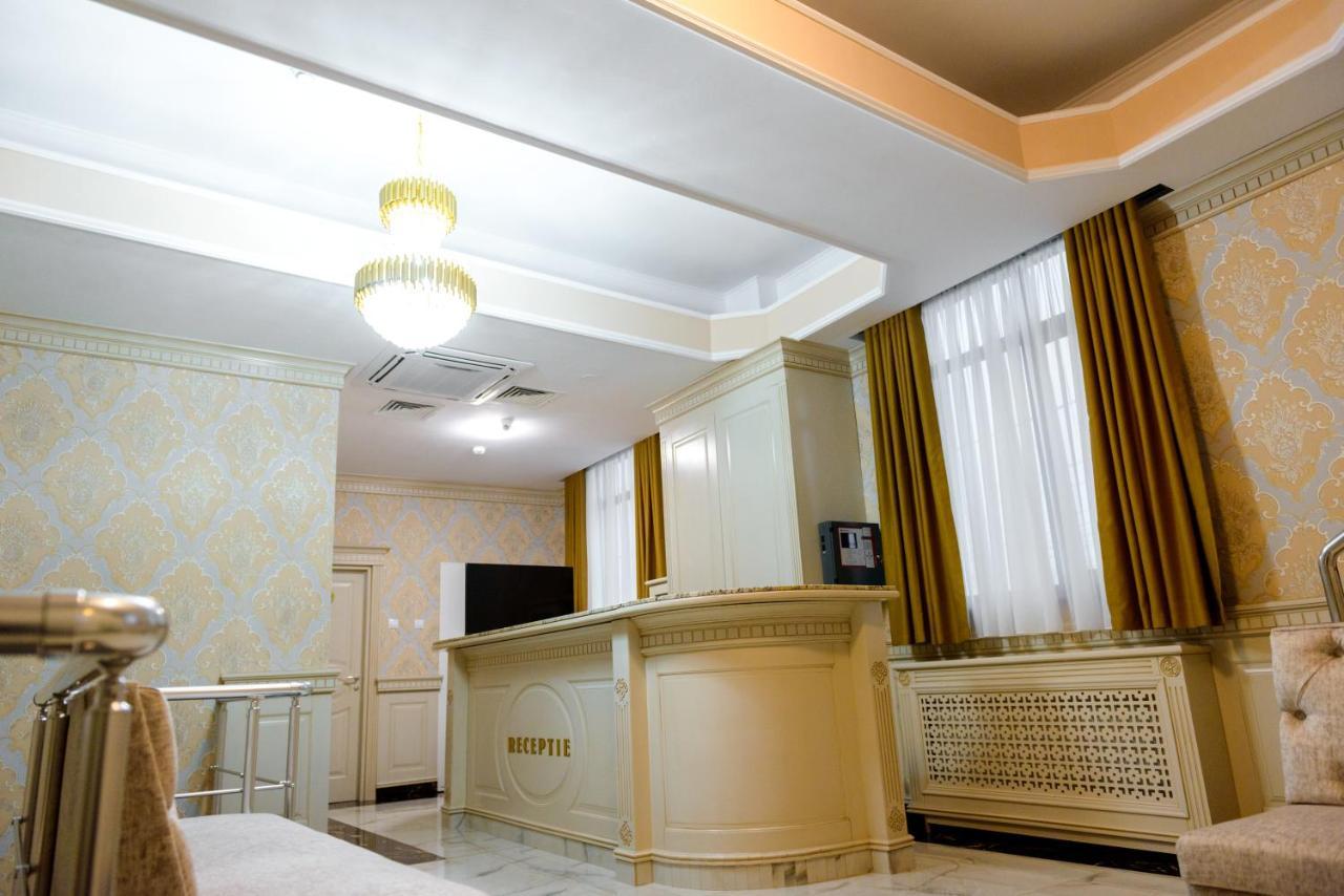 Готель Little Orient Браїла Екстер'єр фото